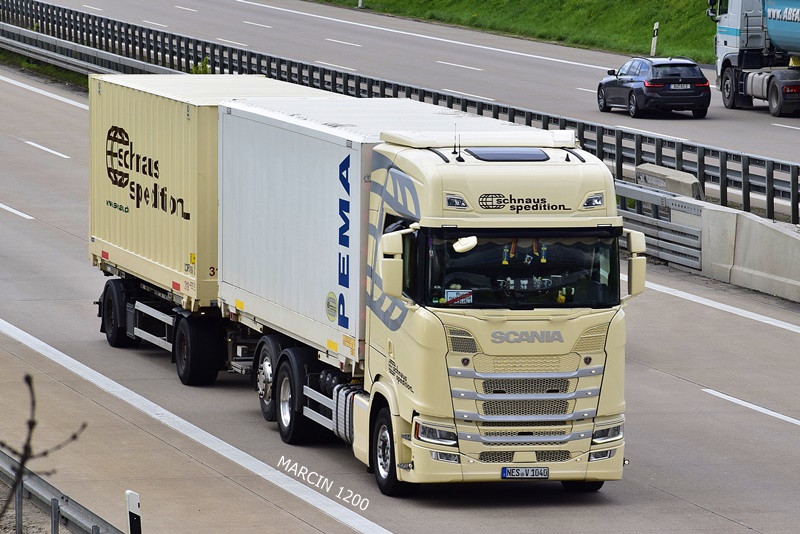 _DSC1923-crop-Schnaus-SCANIA S NG.JPG