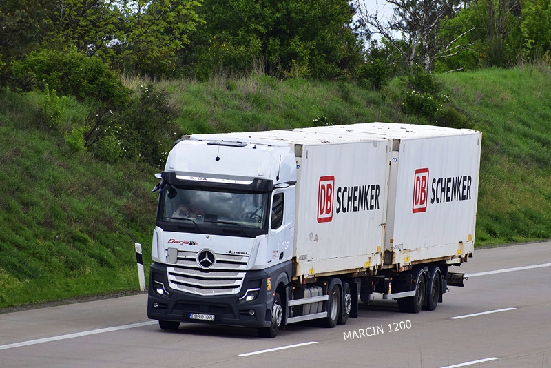 _DSC1986 DARJA-crop-Mercedes-Benz ActrosL MP5.JPG