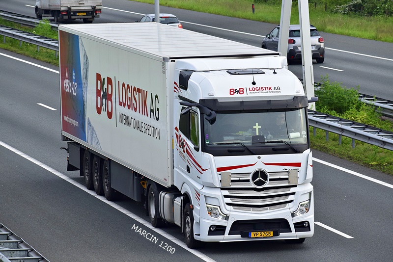 _DSC3384-crop-B&B Logistik AG-Mercedes-Benz Actros MP5.JPG