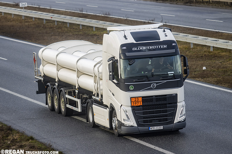 Volvo FH.jpg