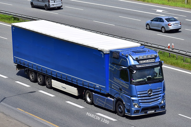 _DSC3069-crop-Trans Jarom-Mercedes-Benz Actros MP5.JPG