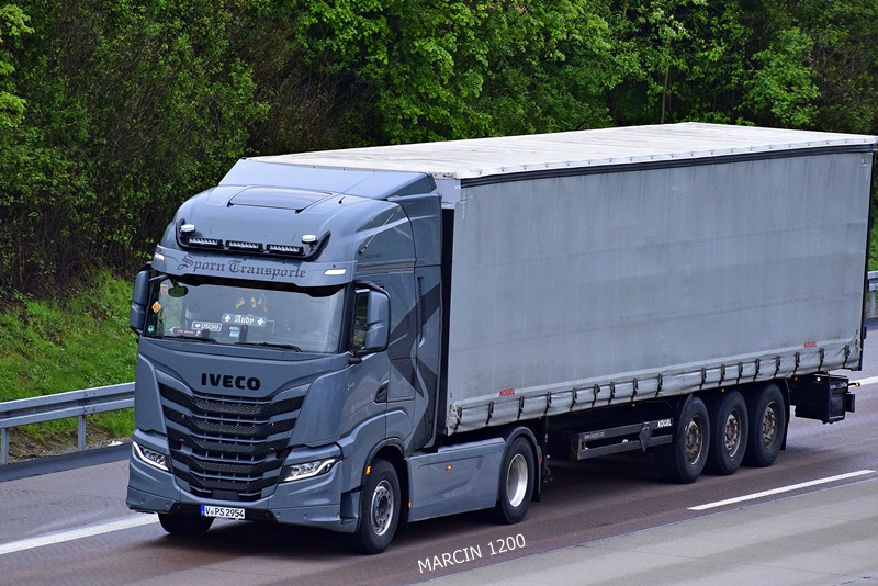 _DSC1050 SPORN-crop-IVECO S-WAY.JPG