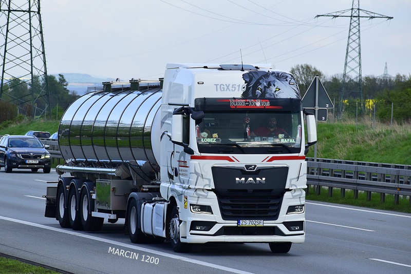 _DSC2230 RUN-TRANS-crop-MAN TGX II.JPG