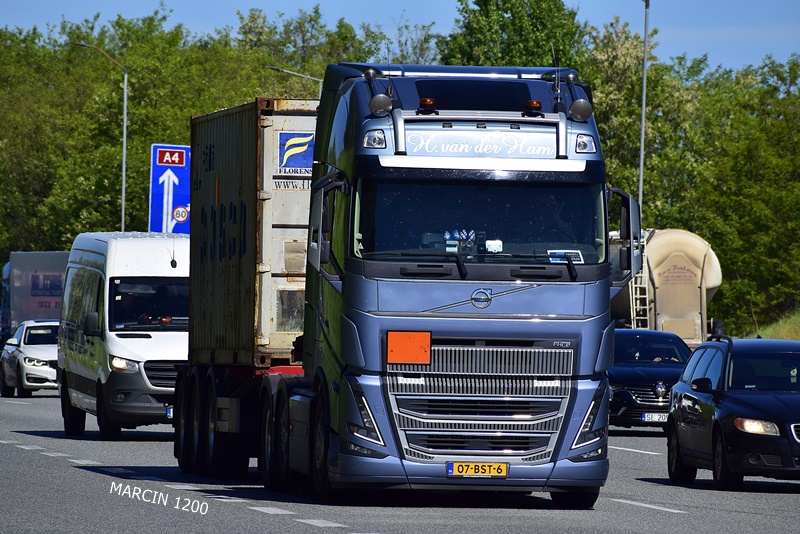 _DSC3177-crop-H van der Ham-VOLVO FH16 V.JPG
