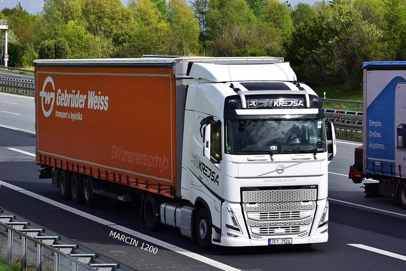 _DSC2125 JIRI KREJSA-crop-VOLVO FH V.JPG