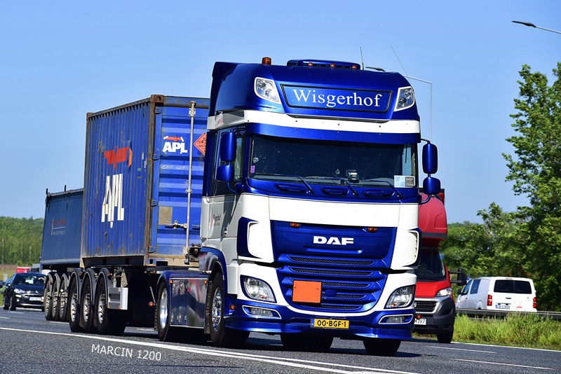_DSC3166-crop-Wisgerhof-DAF XF 106.JPG