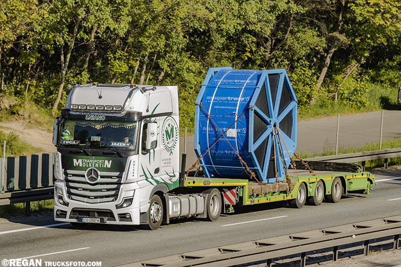 Mercedes-Benz Actros - Molkentin.jpg