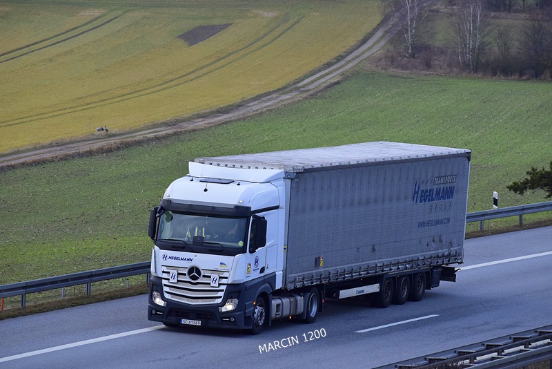 _DSC9449 HEGELMANN-crop-Mercedes-Benz Actros MP4.JPG