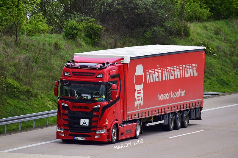_DSC1824 VANEK INTERNATIONAL-crop-SCANIA R NG.JPG