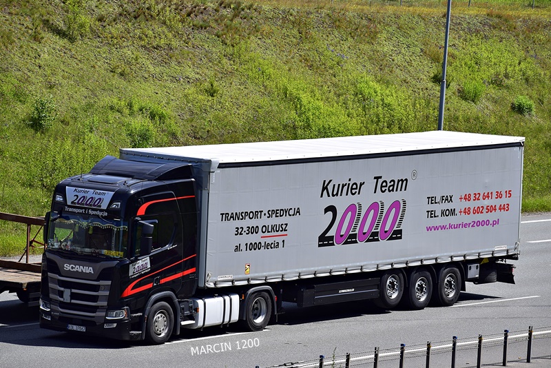 _DSC3085-crop-Kurier Team 2000-SCANIA R450.JPG