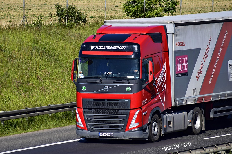 _DSC3225-crop-Tuzlatransport -VOLVO FH V.JPG