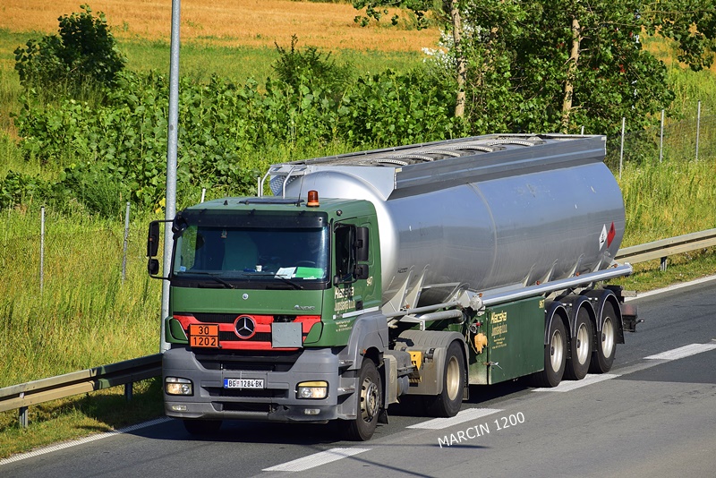 _DSC5571-crop-KLACSKA-Mercedes-Benz AXOR.JPG