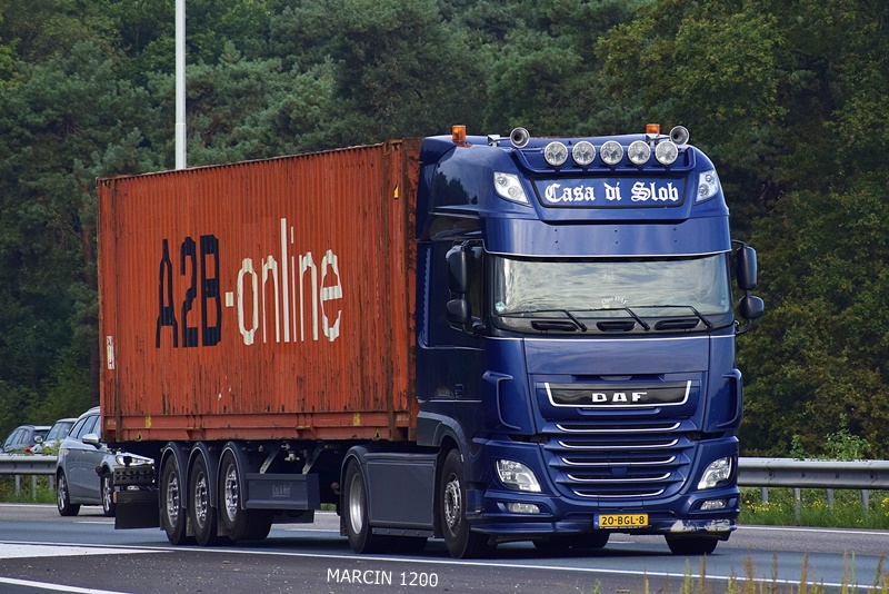 _DSC8127-crop-Casa di Slob-DAF XF 106 II.JPG