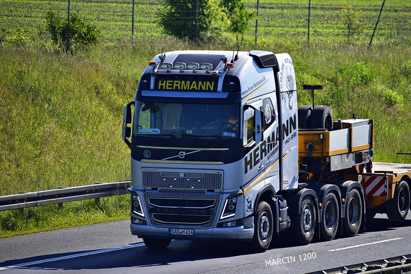 _DSC3431-crop-Hermann-VOLVO FH IV.JPG
