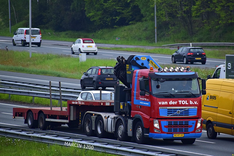_DSC3608-crop-van der Tol-VOLVO FH III.JPG