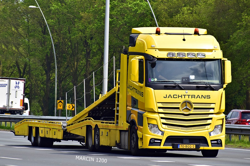 _DSC3160-crop-Jachttrans-Mercedes-Benz Actros MP4.JPG