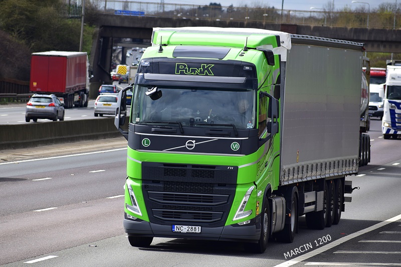 _DSC0752-crop-PUNK-VOLVO FH V.JPG