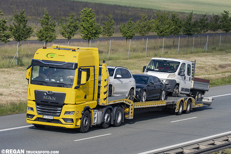 MAN TGX - Lament Travel.jpg