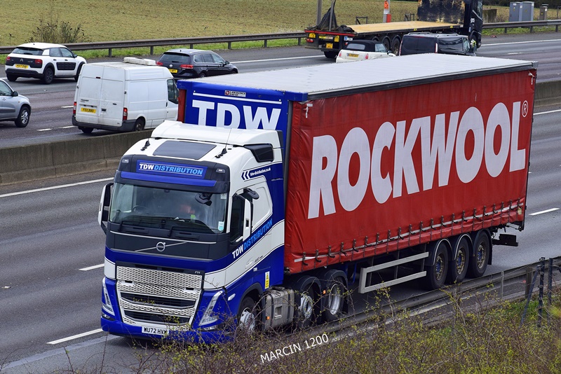 _DSC0447-crop-TDW Distribution-VOLVO FH V.JPG
