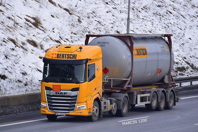 _DSC9157-crop-DAF-XF-450-Bertschi.JPG