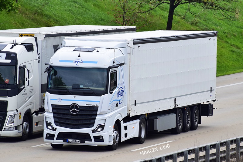 _DSC1314 MAYER-crop-Mercedes-Benz ActrosL MP5.JPG