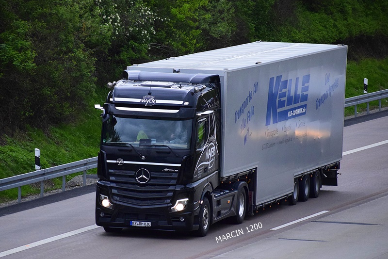 _DSC2300 MAYER-crop-Mercedes-Benz Actros MP5.JPG