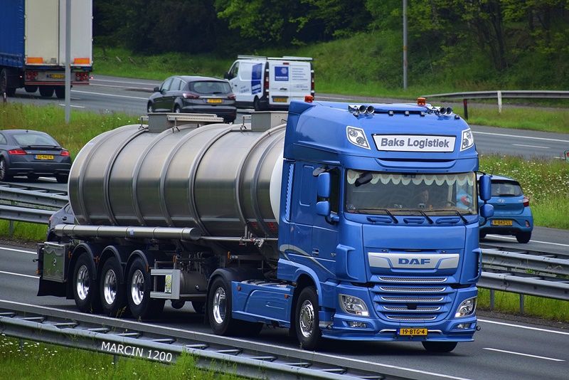_DSC3954-crop-Baks Logistiek-DAF XF 106 II.JPG