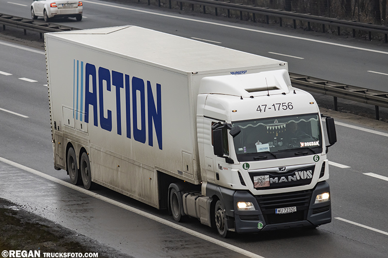 MAN TGX - Vos Logistics Action.jpg
