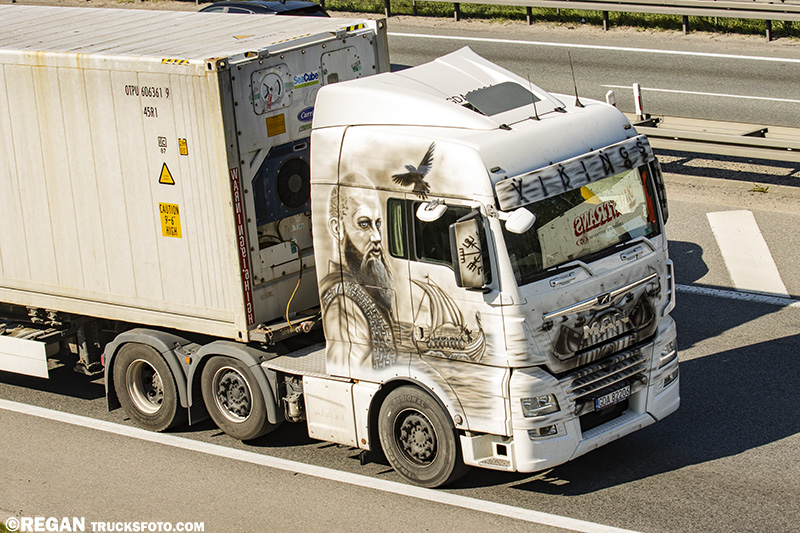 MAN TGX Viking.jpg