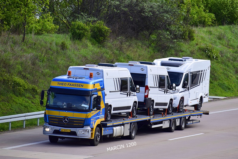 _DSC2575 THEO FAASSEN-crop-Mercedes-Benz Atego.JPG