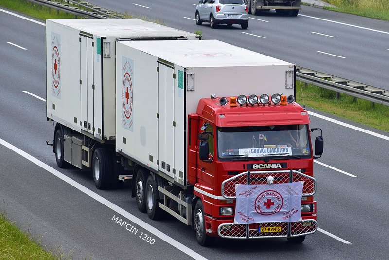_DSC3756-crop-POMOC HUMANITARNA-Scania serii 3.JPG