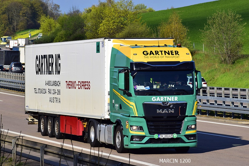 _DSC2814 GARTNER-crop-MAN TGX II.JPG