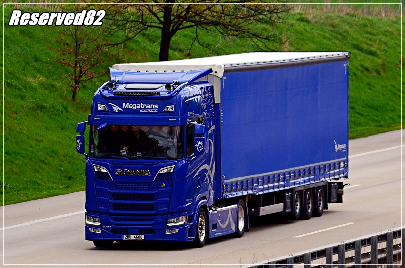 DSC_1375.JPG Megatrans.JPG