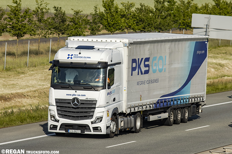 Mercedes-Benz Actros L - PKS Gdańsk Oliwa.jpg