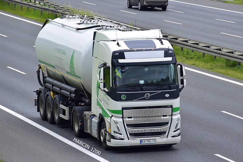 _DSC3509-crop-Agrologistika-VOLVO FH V.JPG