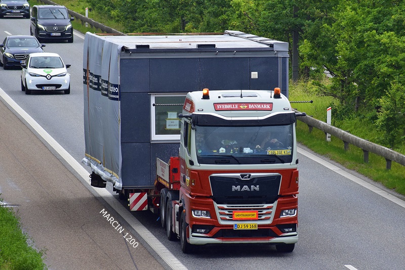 _DSC4482 SVEBOLLE-crop-MAN TGX II.JPG