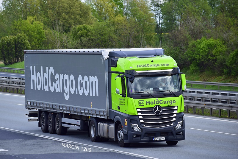 _DSC2107 HOLDCARGO-crop-Mercedes-Benz Actros MP5.JPG