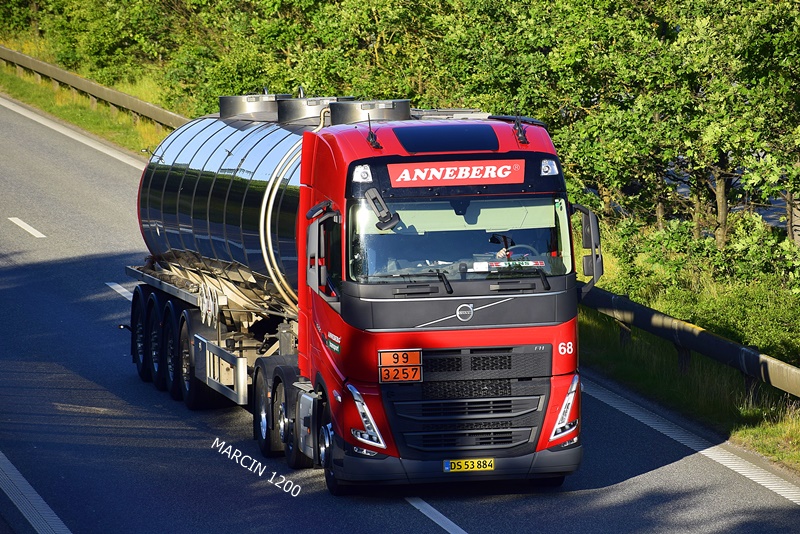 _DSC5008 ANNEBERG-crop-VOLVO FH V.JPG