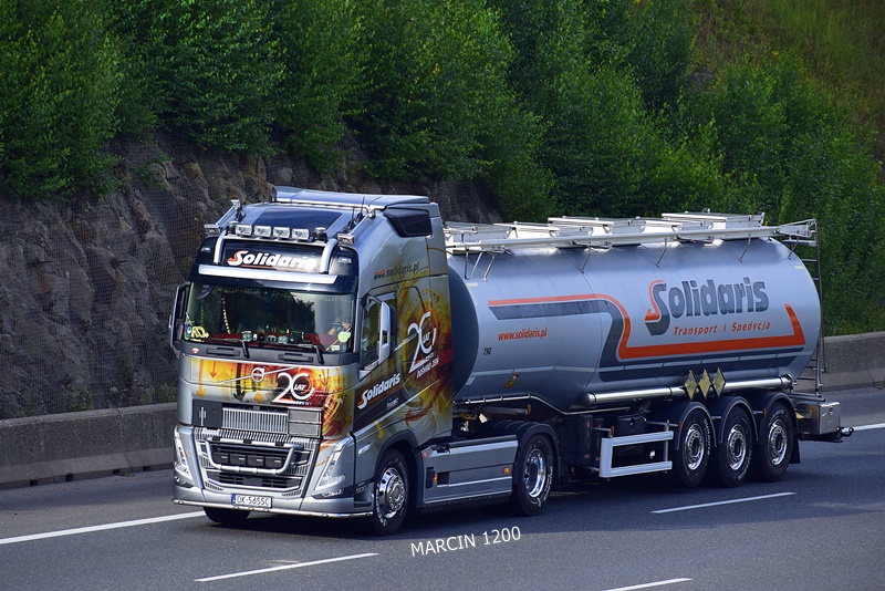 _DSC5196-crop-SOLIDARIS 20-LECIE - VOLVO FH V.JPG