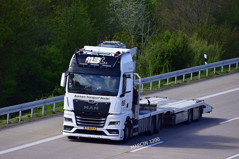 _DSC2696 MBT BAKKERS TRANSPORT BLADEL-crop-MAN TGX II.JPG