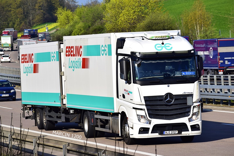 _DSC2839 EBELING-crop-Mercedes-Benz Actros MP4.JPG