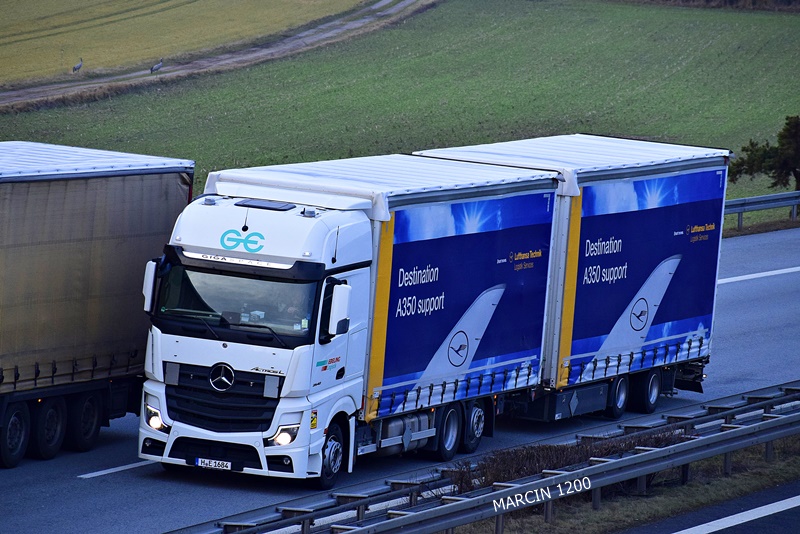 _DSC9427 EBELING-crop-Mercedes-Benz Actros MP5.JPG