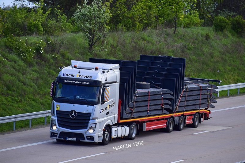 _DSC2668 VOCAR SERVICE-crop-Mercedes-Benz Actros MP4.JPG