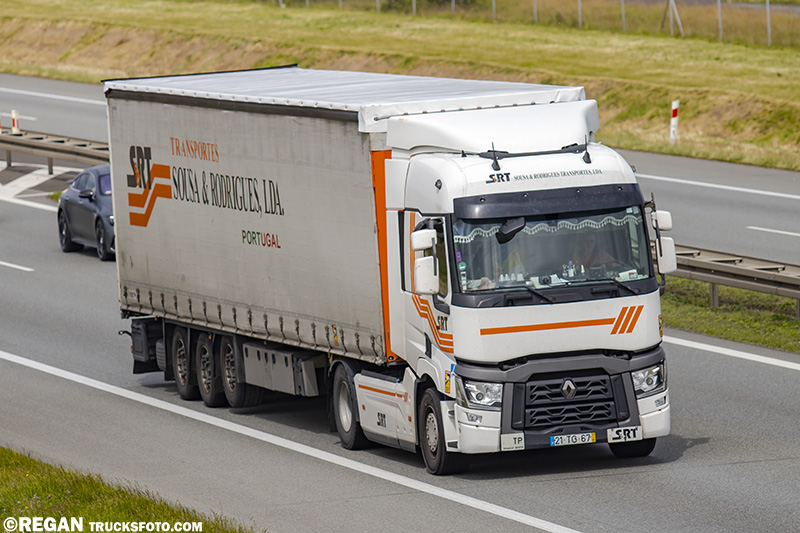 Renault Range T - Sousa & Rodrigues.jpg