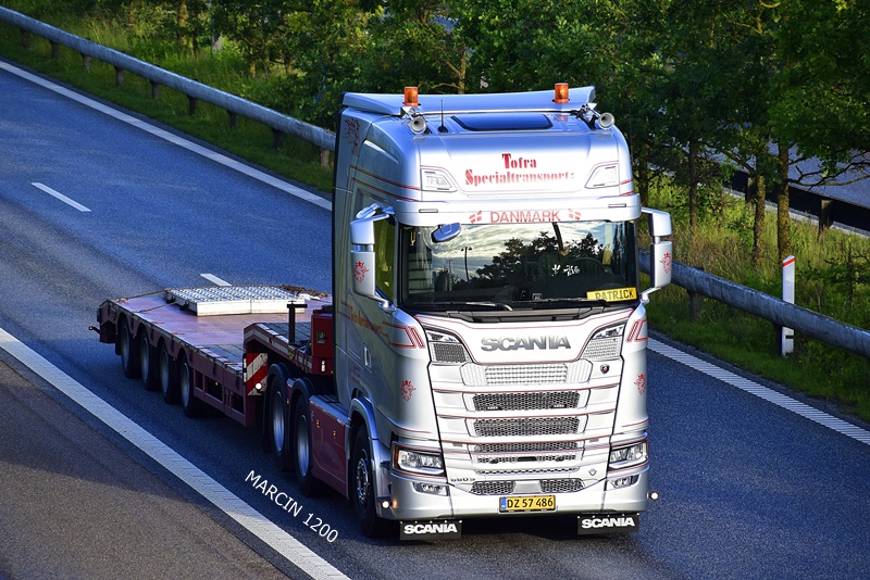 _DSC4266 TOFRA-crop-SCANIA S660.JPG