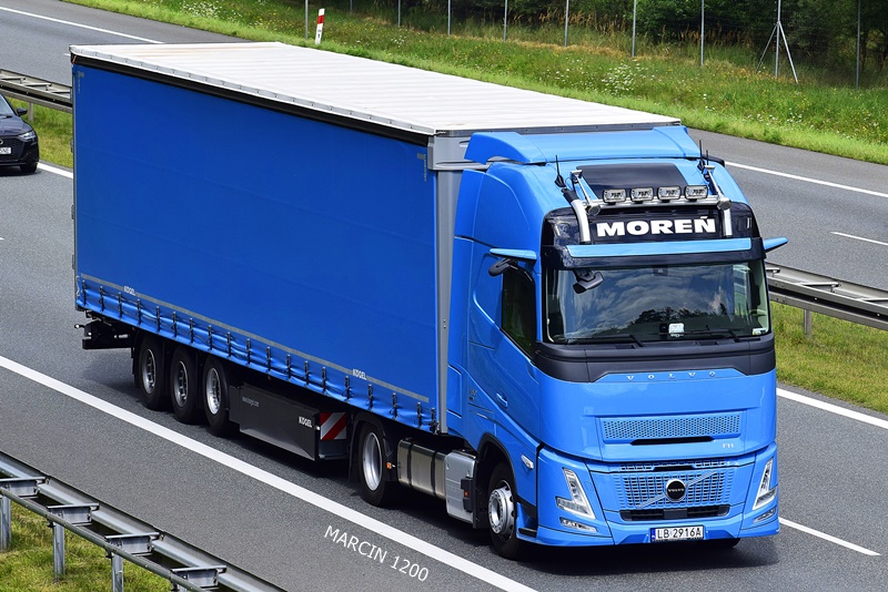_DSC5842-crop-MOREŃ-VOLVO FH AERO.JPG