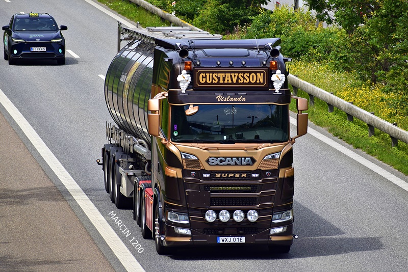 _DSC4622 GUSTAVSSON-crop-SCANIA S NG SUPER.JPG