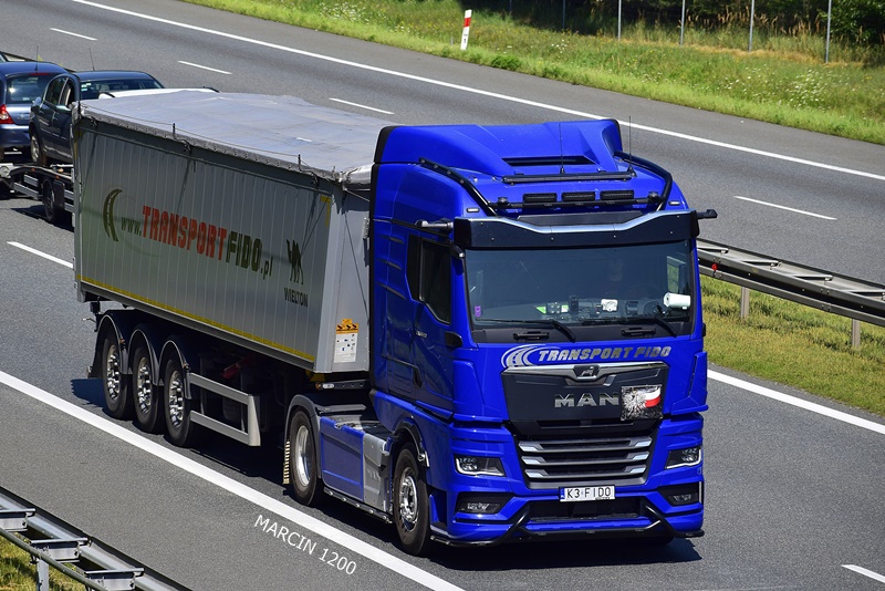 _DSC5945-crop-Fido Transport-MAN TGX II.JPG