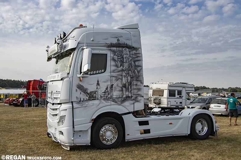Mercedes-Benz Actros MP4 - Schmidt.jpg