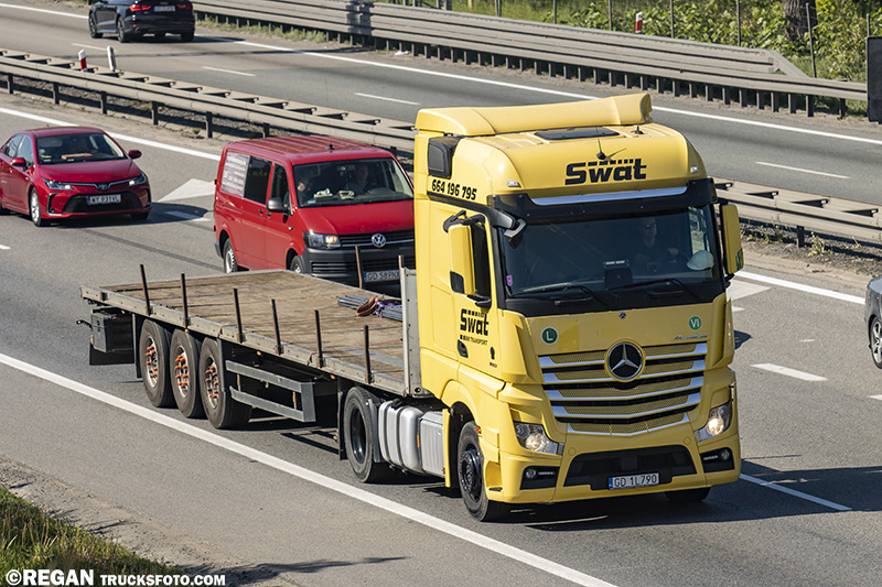 Mercedes-Benz Actros - Swat.jpg